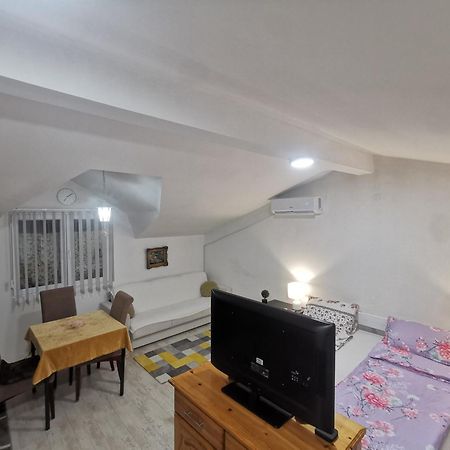 White Apartment Sarajevo - Free Parking ภายนอก รูปภาพ
