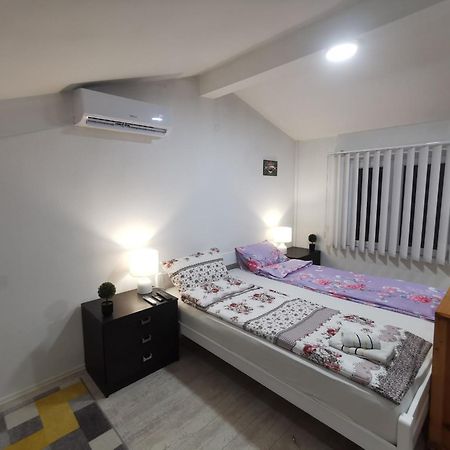 White Apartment Sarajevo - Free Parking ภายนอก รูปภาพ