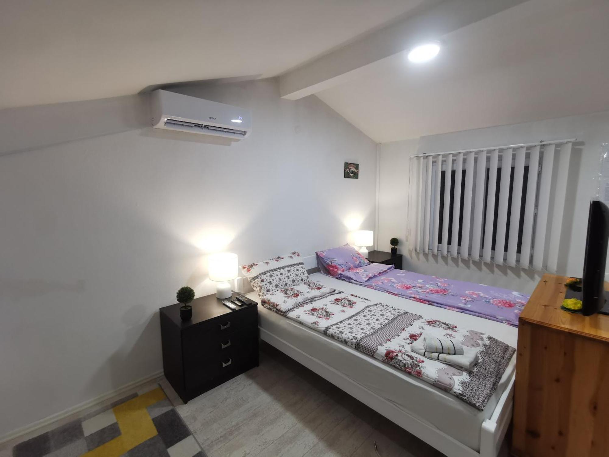 White Apartment Sarajevo - Free Parking ภายนอก รูปภาพ